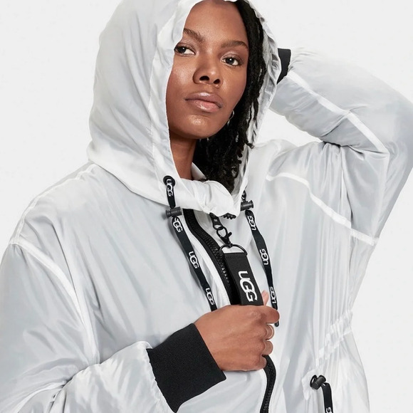 Ugg Ripstop hooded Anorak Brittany Sz small NWT - Picture 3 of 5